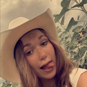 Meet your Posher, Ashlynn